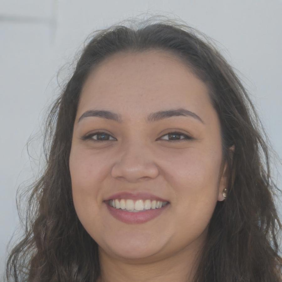 Sarah's professional headshot